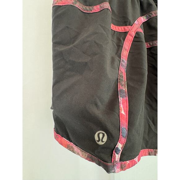 LULULEMON  Size 8 Tracker Short III Black Poppy Petals Berry Rumble Multi - Picture 4 of 7